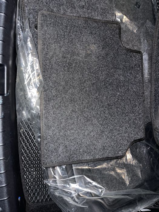 летние коврики и резиновые полики на Hyndai Sonata