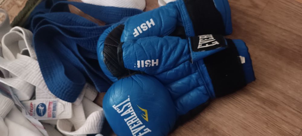 Кимано, перчатки груши,разное для спорта
