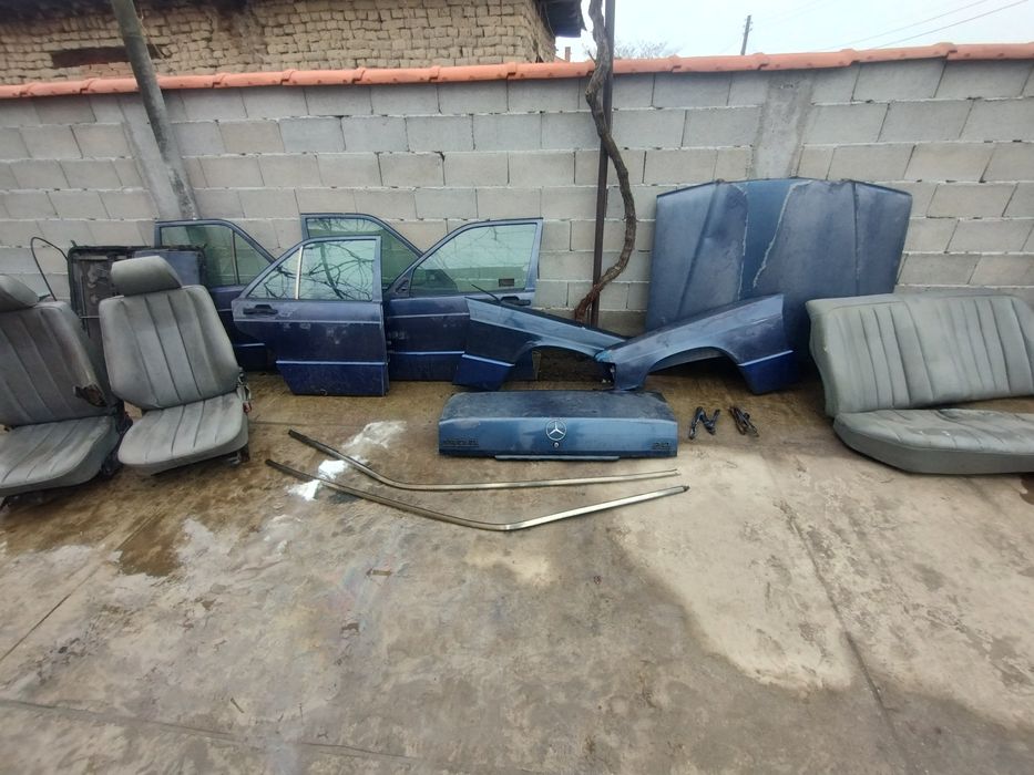 Части за Мерцедес 190 D