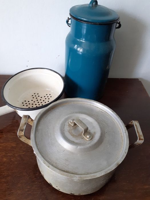 Продам эмалированный бидон