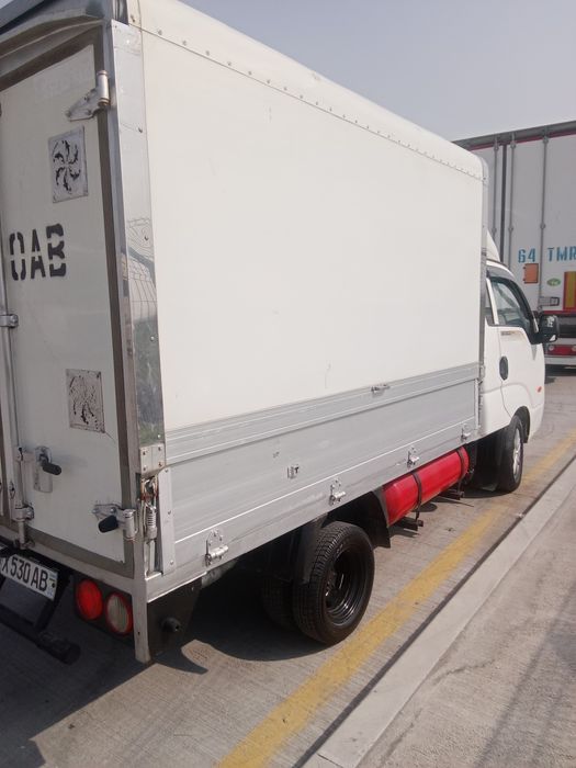 Кия бонго 2007 йил срочно сотилади