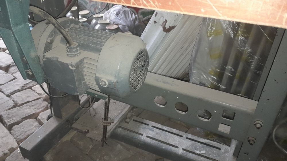 Averlok matori stoli bilan sotiladi