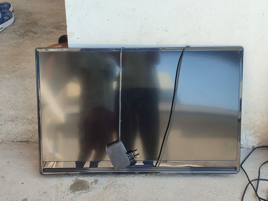 Samsung televizir sotiladi