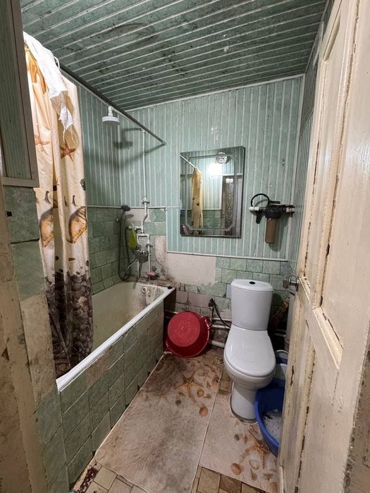 ПРОДАЕТСЯ Чирчик ш. Ок ковок кирпичный дом 3/3/4 65 м²
