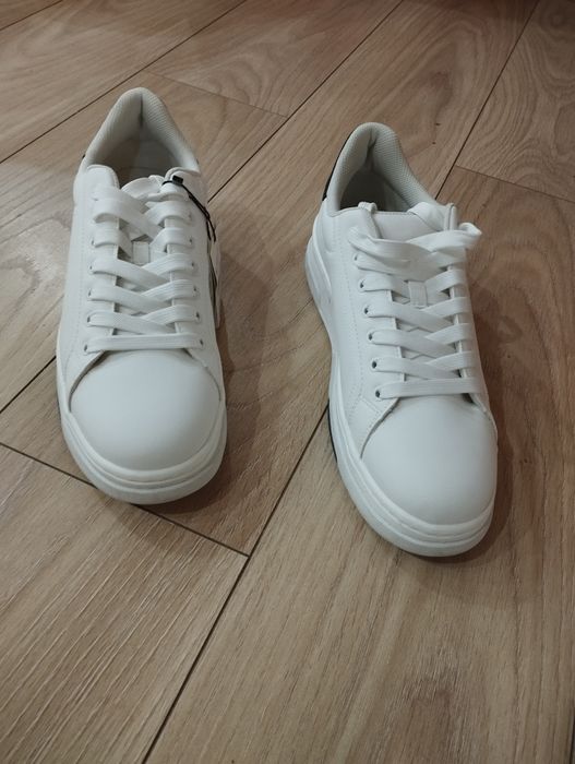 Продавам мъжки кецове