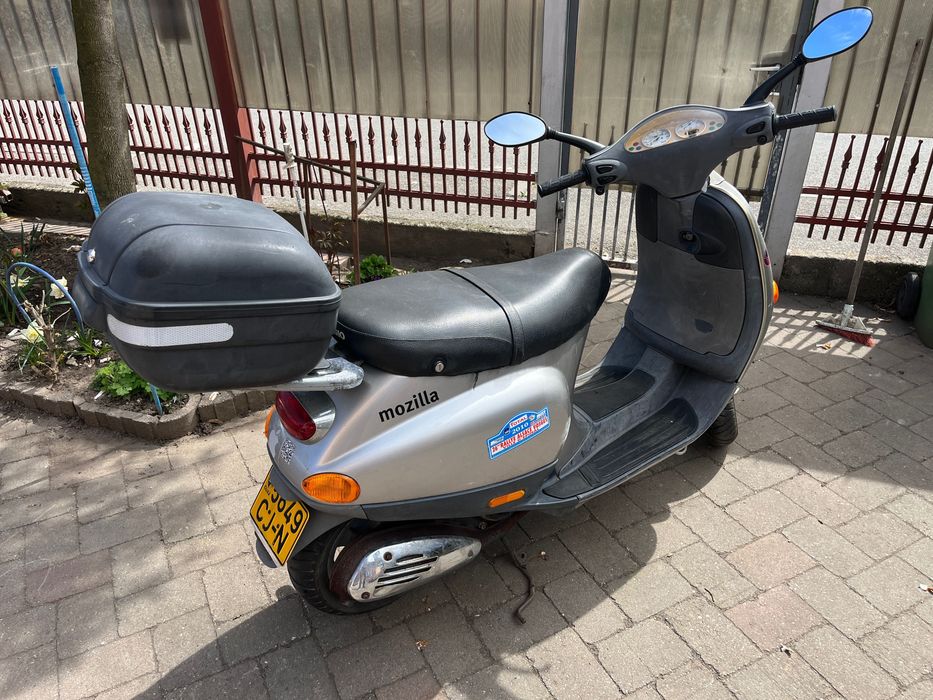 Vand Vespa et2, înmatriculată