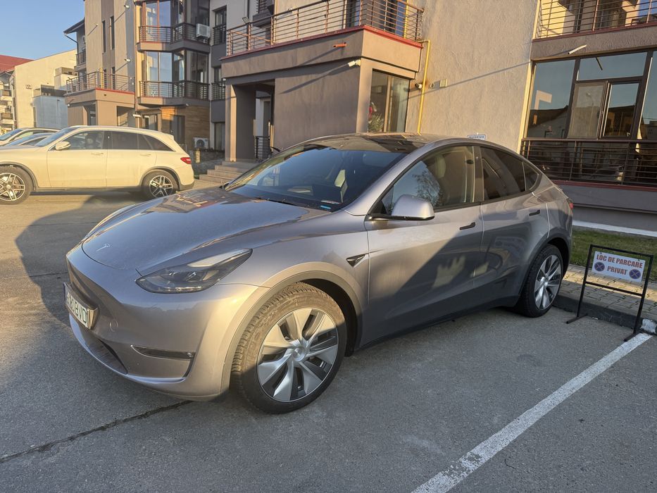 Tasla Model Y 2023 Long Range