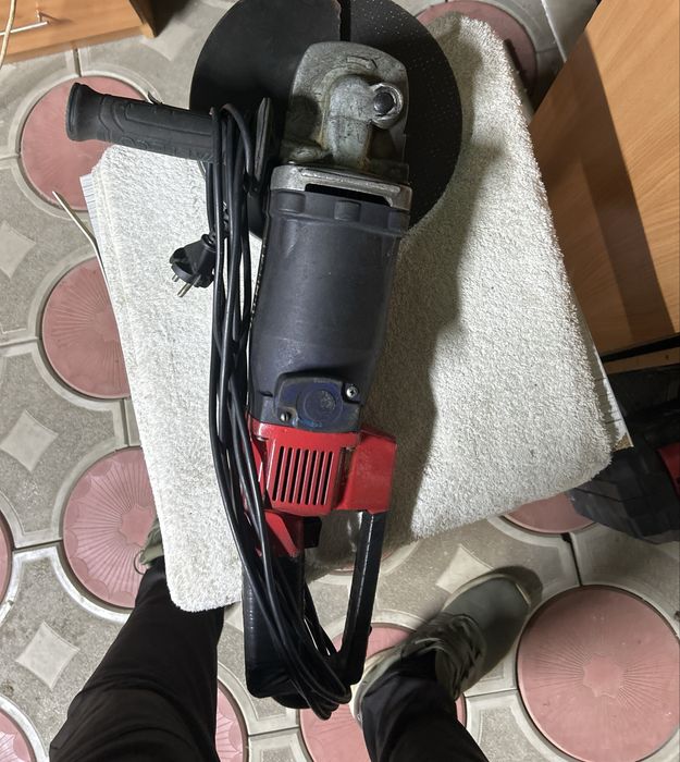 Продам болгарку 230