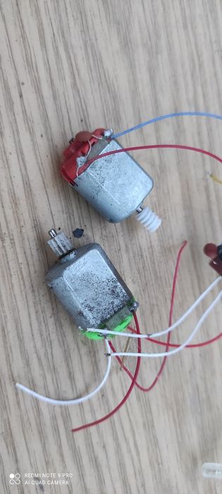 Моторчики и предохранители.