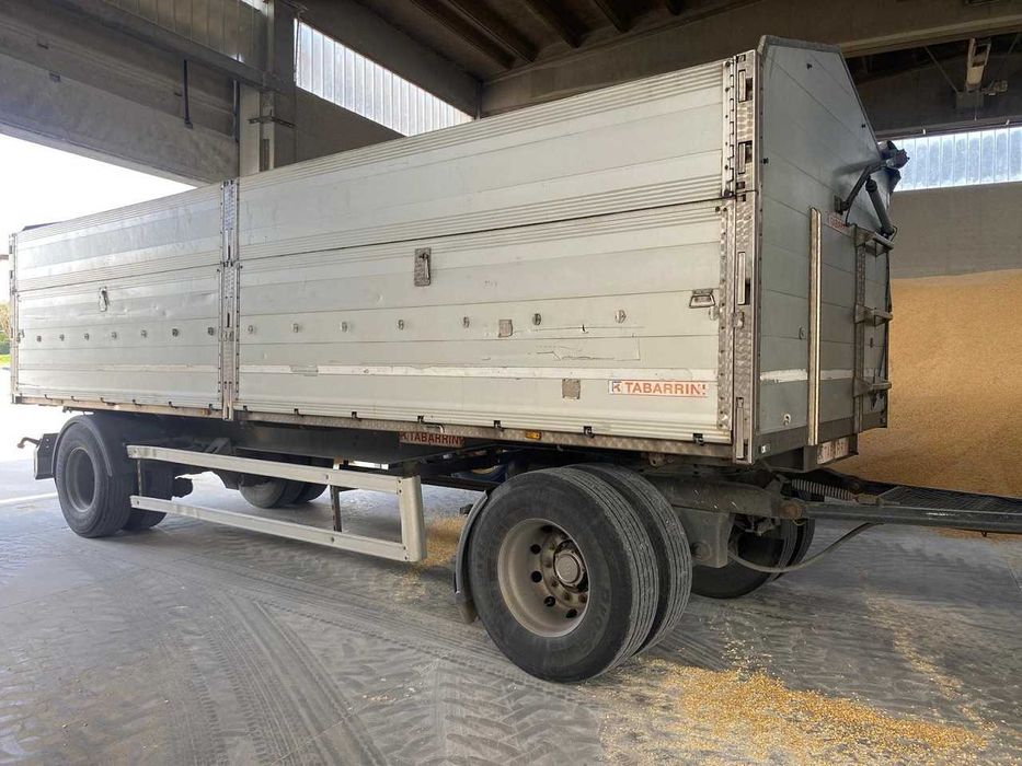 Vând REMORCI agricola  cereale; tonaj 24 tone - 26 tone basculabile