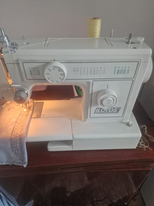 Masina de cusut Victoria marca germanaa