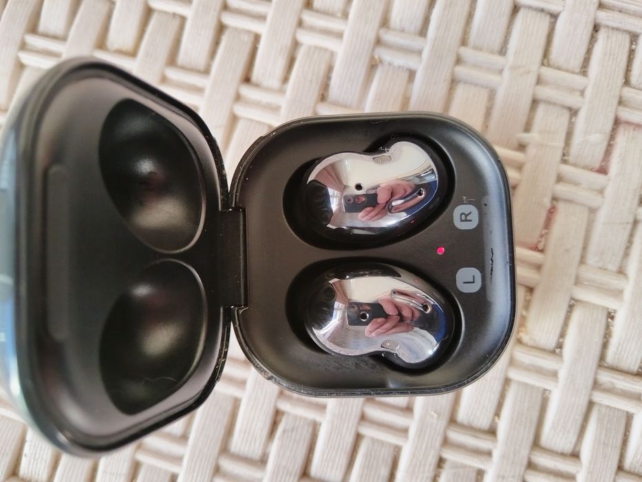 Продам Samsung galaxy bads live