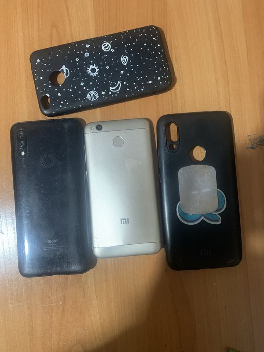 Продам телефона на запчасти.