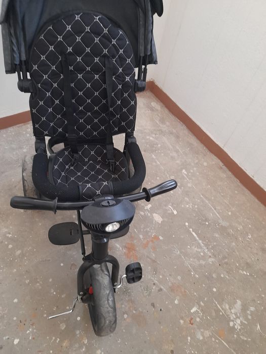 Vand tricicleta stare buna