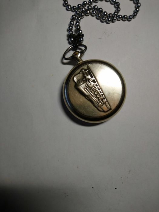 Съветски джобен механичен часовник.