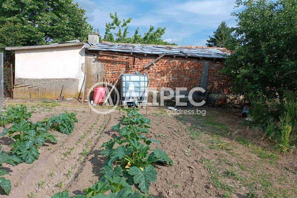 Продава се Къща в с. Островче, Област Разград - 70 кв.м за 948 €/кв.м - Снимка #9