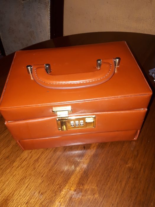 Саквояж для украшений