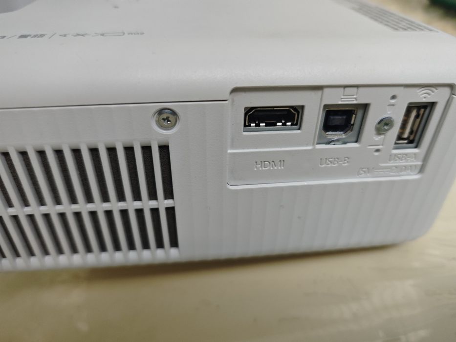 Проектор Epson CO-W01