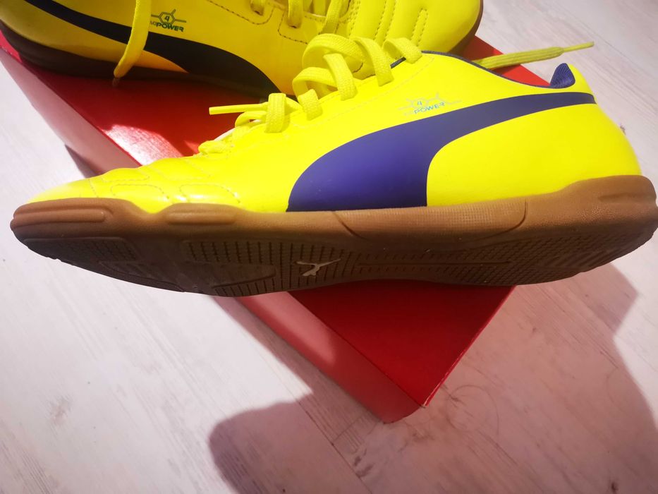 Маратонки      Puma