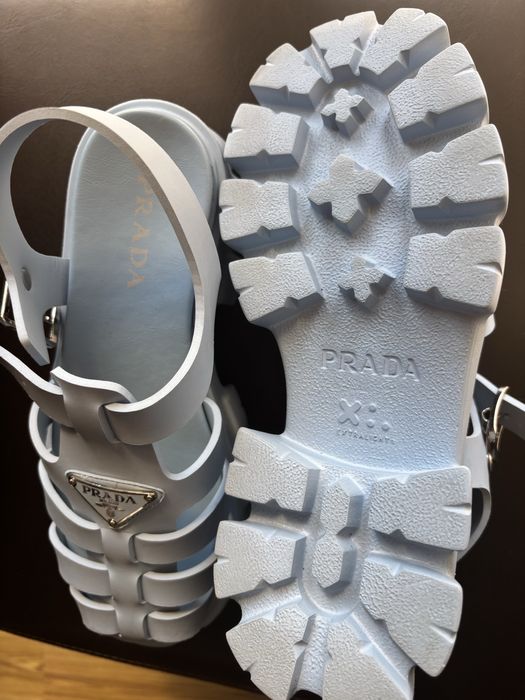 Sandale Prada.