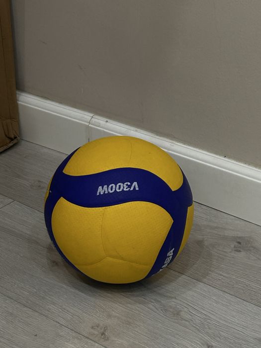 волейбоотеый мяч