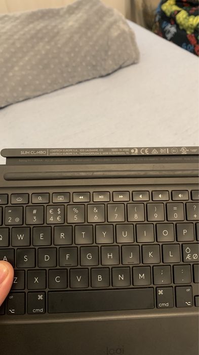 Vând tastatura logi