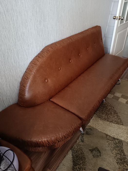 Диван в прихожую/кухню