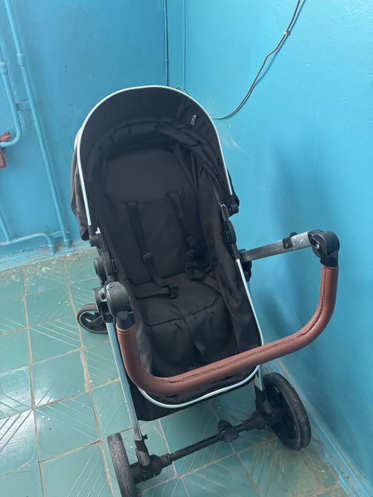 Продам коляску 3в1