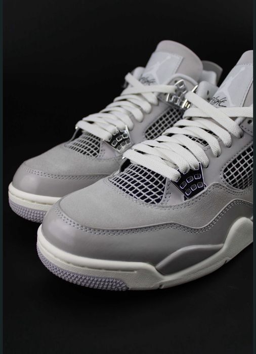Nike Air Jordan 4 Retro "Frozen Moments"