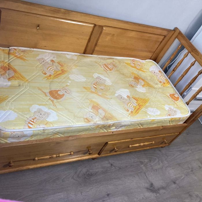 Детско дървено креватче