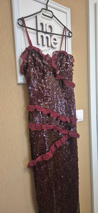 Уникална дълга рокля с пайети, чисто нова