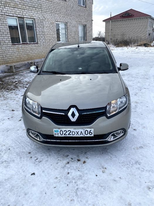 Легковой Renault Logan 2015