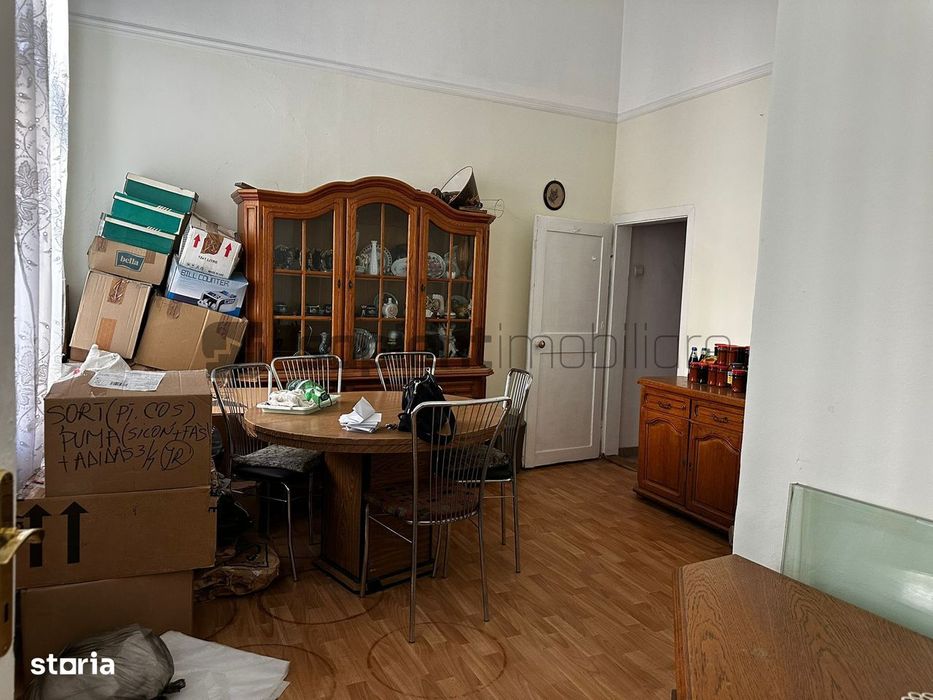 Apartament la casa cu 4 camere si acces auto, ultracentral