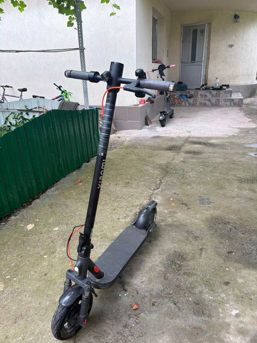Vand trotineta electrica Xiaomi Electric Scooter Elite, putere motor 400 W, autonomie max. 45 Km, viteza maxima 25 Km/h, Greutate Max. 120Kg