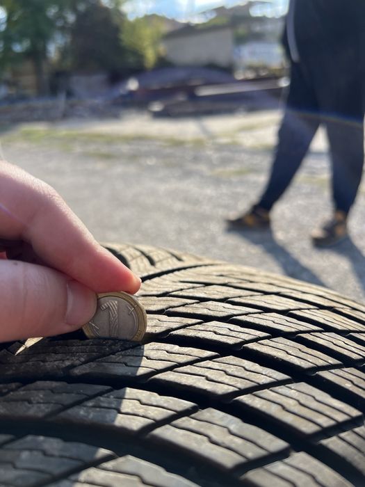 Michelin alpin 5 275/40/19 dot 2022 34/22