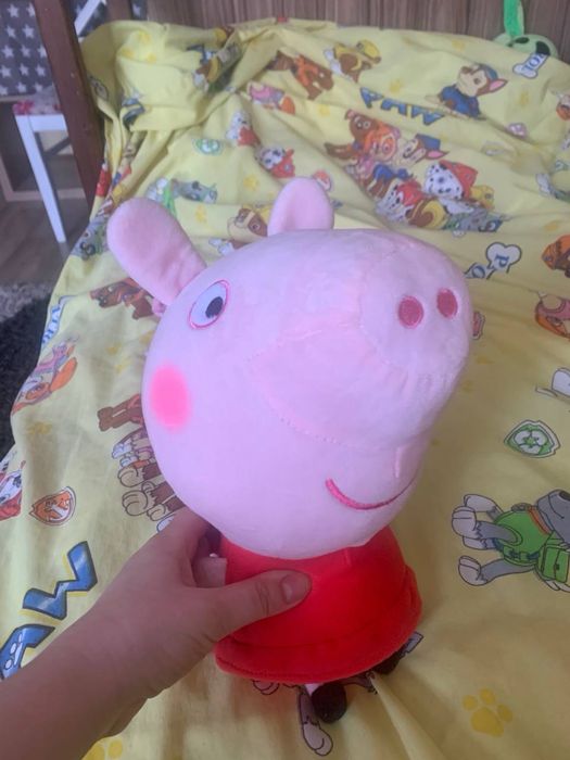 Продава се играчки Прасето Пеппа и Мега-чудесата на Калинката и Черния котарак