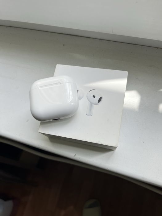 Apple Air pods 4