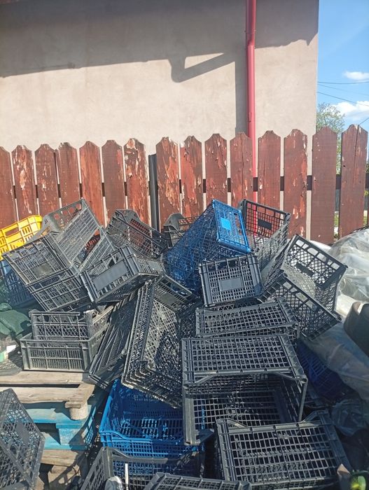 Vând lădițe pt uz casnic fructe legume.