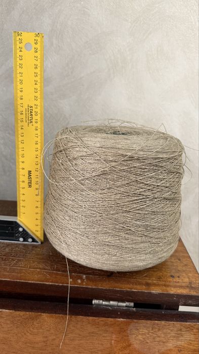 Бобина с ниткой