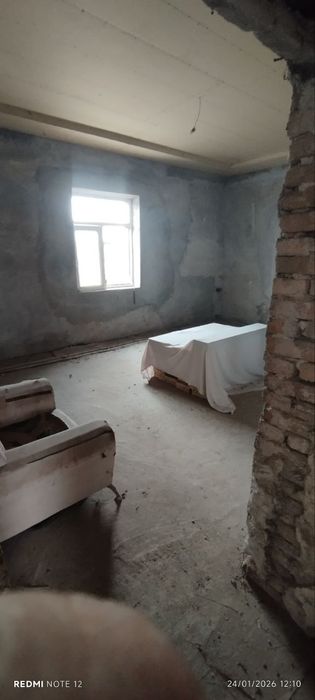 Уй эгасидан сотиладигон ховли уй