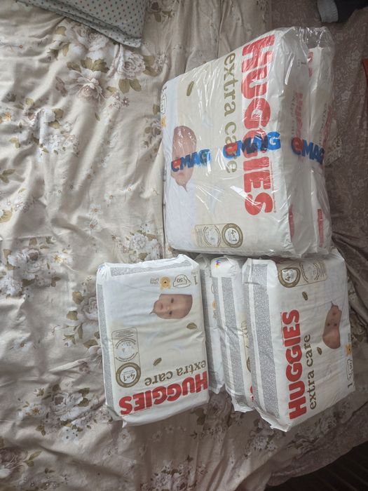 Vând pampers mărimea 1 Huggies