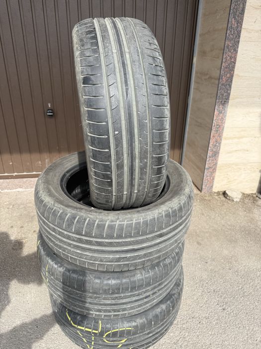 4 броя летни гуми Dunlop 215/55/16