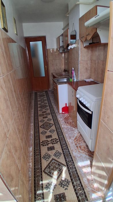 Apartamen de închiriat, decomandat cu 2 camere