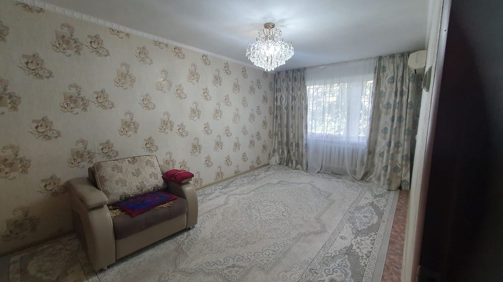 Продам квартиру .