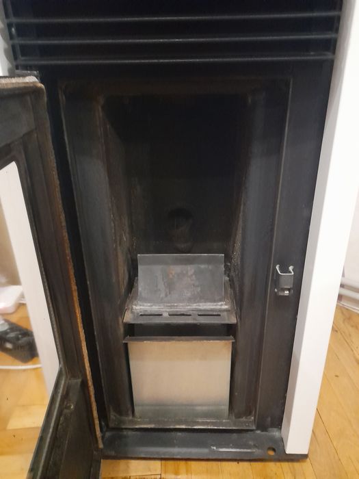 Пелетна камина Вurnit Advant 13kW +стаен термостат