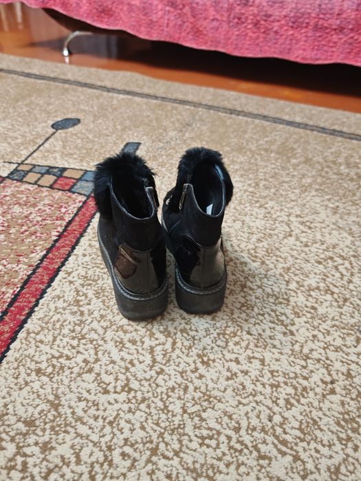 Продам женскую обувь