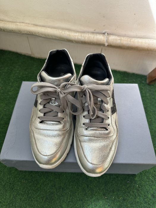 Обувки марка Holgan