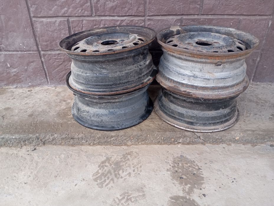 Срочно диски продаются 14 5 дырок