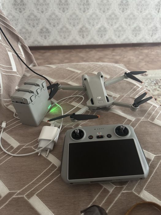 Дрон DJI Mini 3 Pro + DJI RC + Fly More Combo Plus