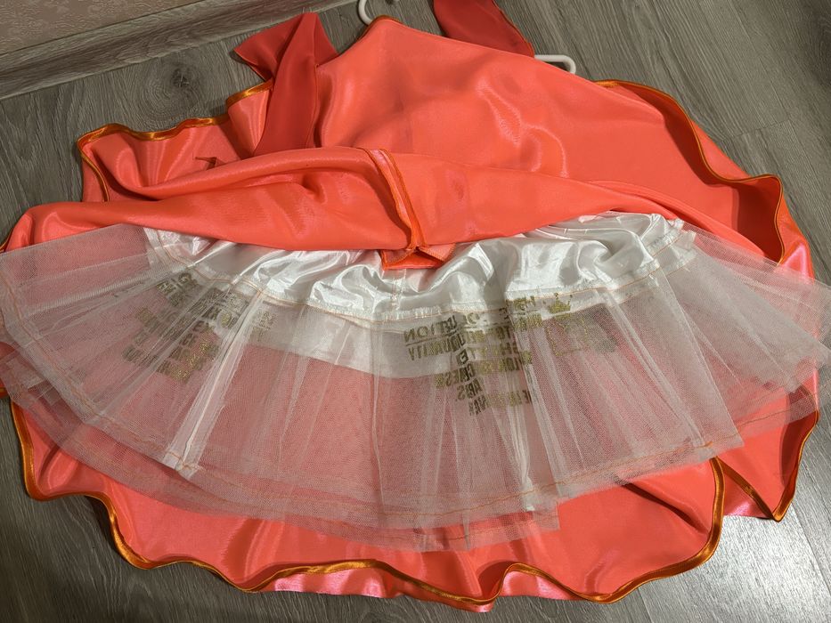 детское платье на 5-6 лет